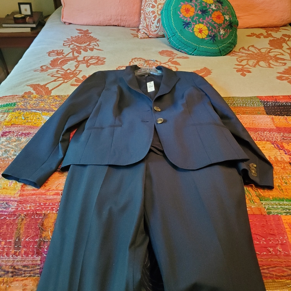 New with tags black Talbots women's suit